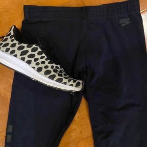 Nike size medium Capri leggings JUST DO IT on the side